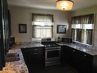 4th image of 1103 Maple Ave