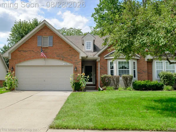 23606 N Park Dr, New Boston, MI 48164