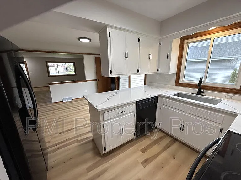 8148 S 88th St — Photo 25