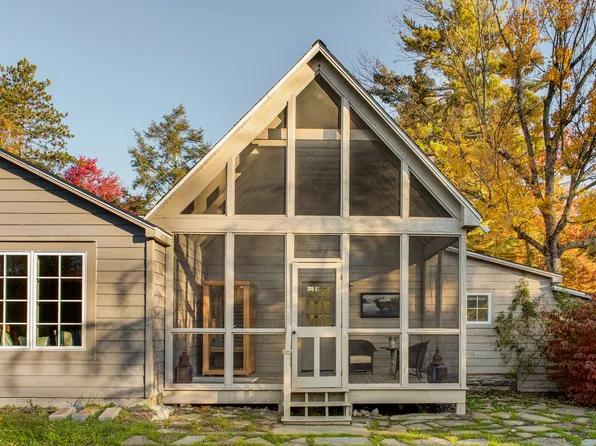 21 Library Ln, Woodstock, NY 12498