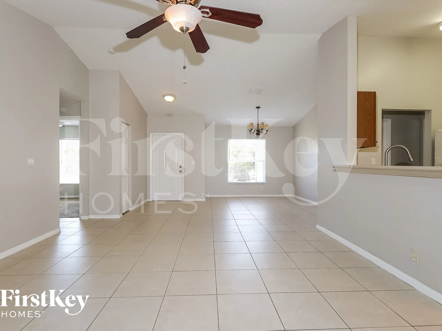 3 bed, 2.0 bath, 1736 sqft, $2,405 — Photo 4