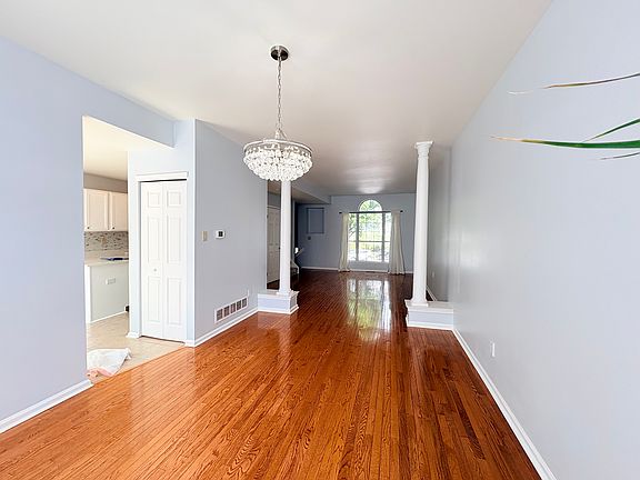 4th image of 307 Thyme Ln