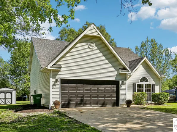 204 E 8th St, Adrian, MO 64720