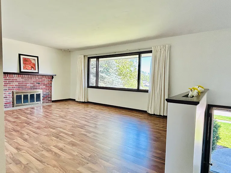 8001 Sandalwood Dr — Photo 4
