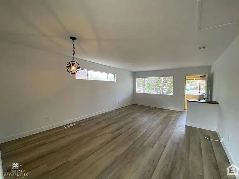 534-536 Joaquin Dr — Photo 9