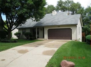 2330 Robin Ln, Elgin, IL 60123