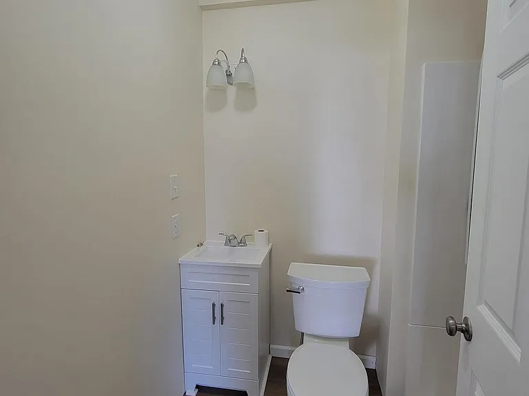 1845 N Susquehanna Trl #D — Photo 10