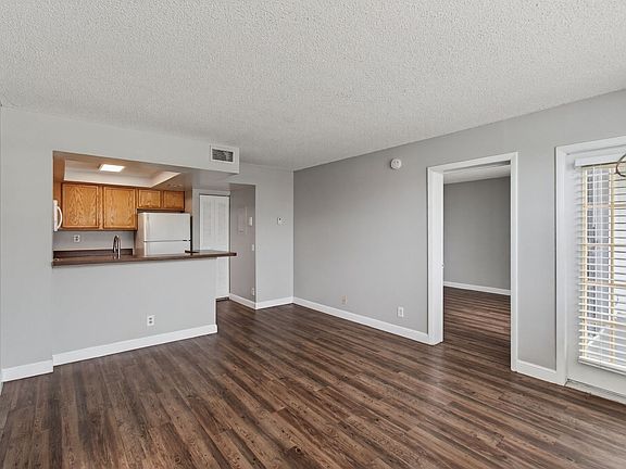 2nd image of 708 Executive Center Dr #21-1-21