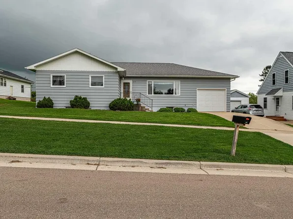 412 9th Avenue, New Glarus, WI 53574