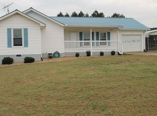 120 Lake Dr, Fair Play, SC 29643