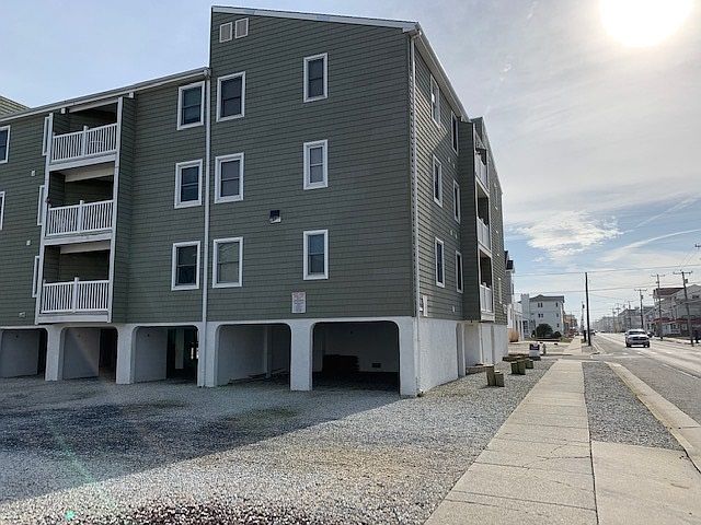 1st image of 33 36th St APT 2C