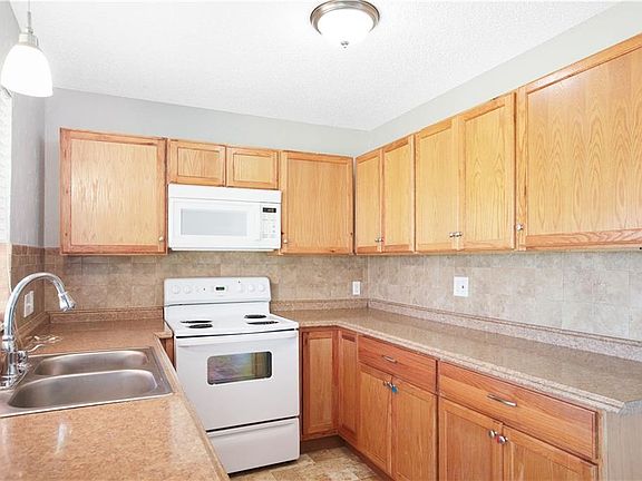 4th image of 5632 Macaskill Dr