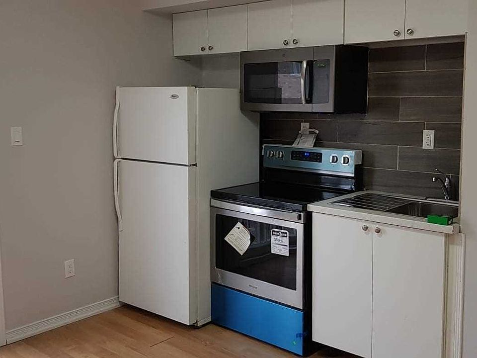 2nd image of 406 Aspendale Cres