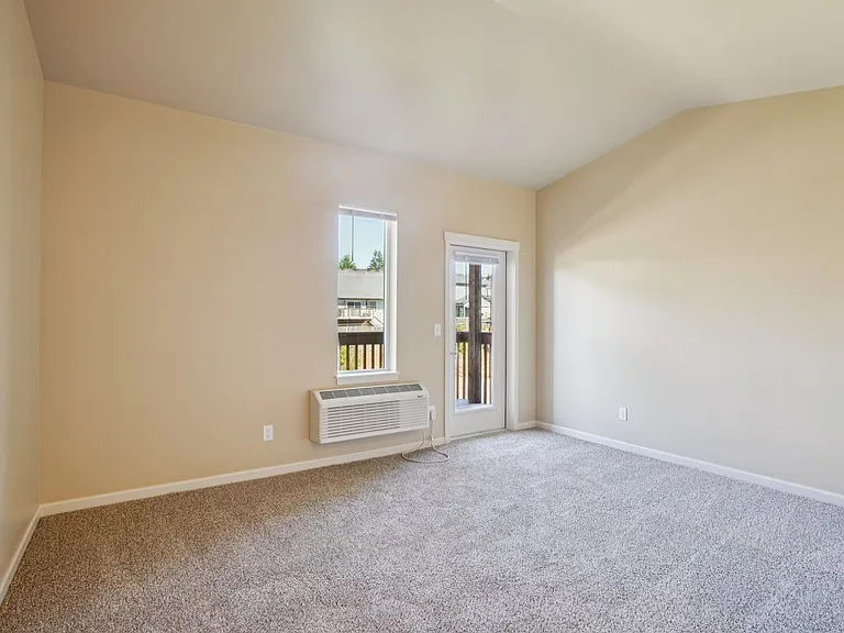 LIBERTY CREST APARTMENTS — Photo 43