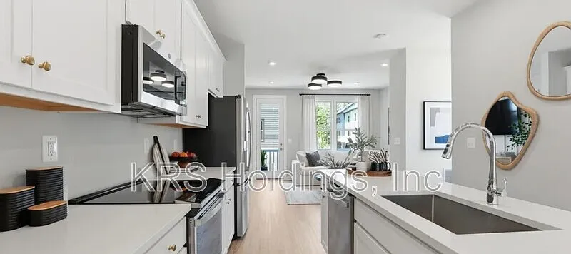 2 bed, 2.5 bath, 1800 sqft, $3,295 — Photo 3
