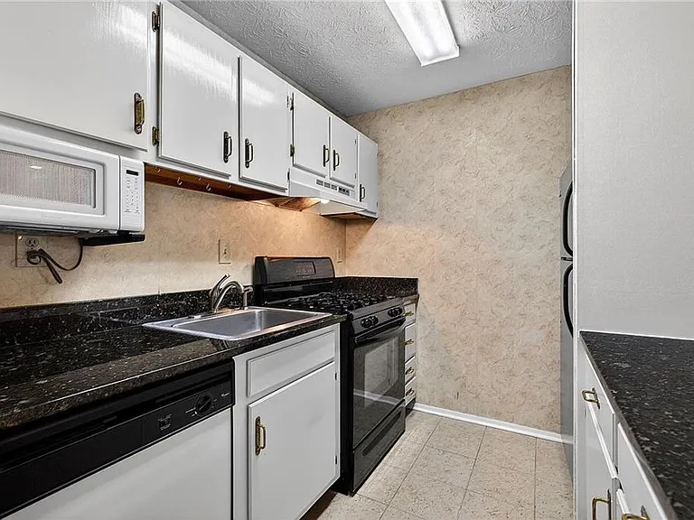 903 Cumberland Ct SE — Photo 8