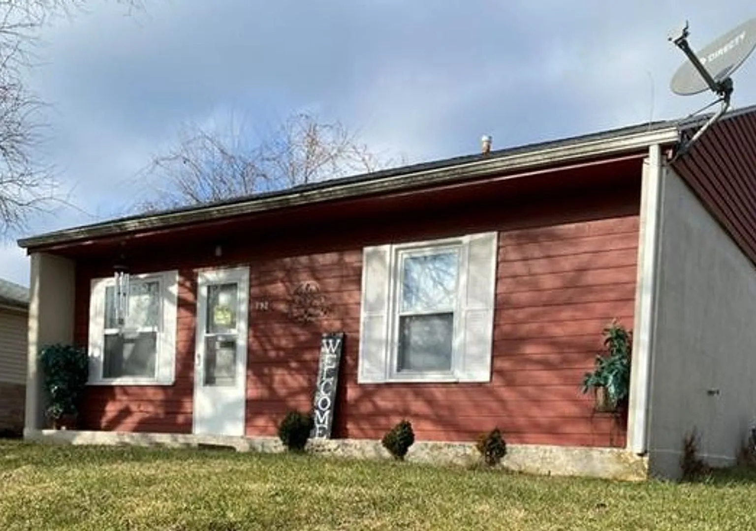 Quaint 3 bed 1 bath house with AC & everything you need in Xenia — Photo 1
