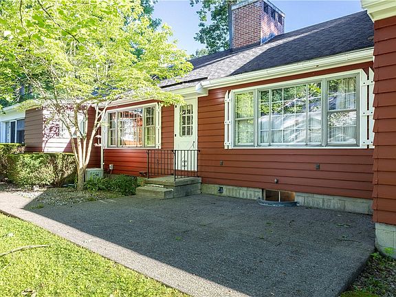 4th image of 516 Oak Hill Dr
