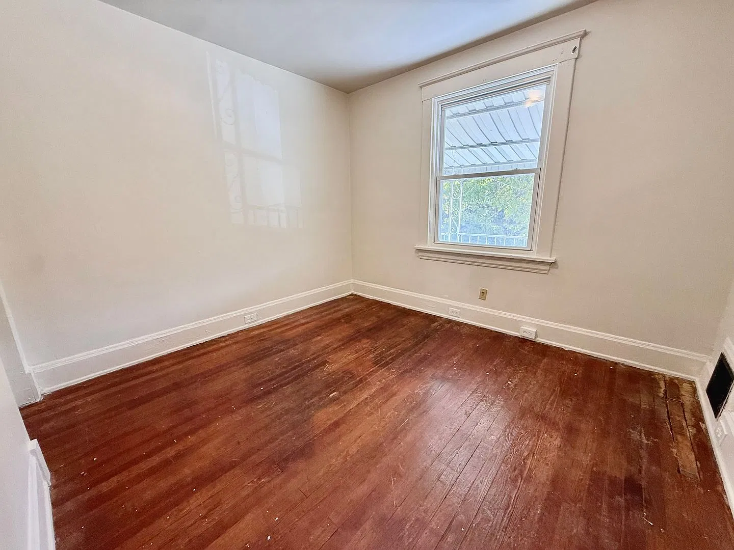 4 bed, 1.0 bath, $1,750 — Photo 4