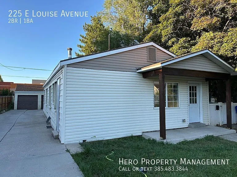 225 E Louise Ave — Photo 2