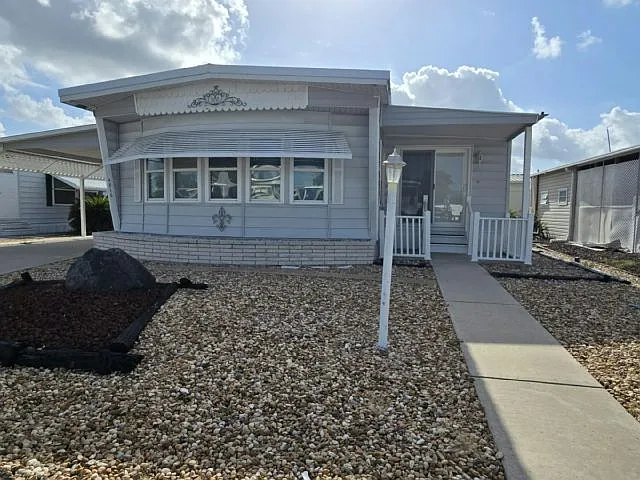 2 bed, 2.0 bath, 1248 sqft, $1,750 — Photo 1