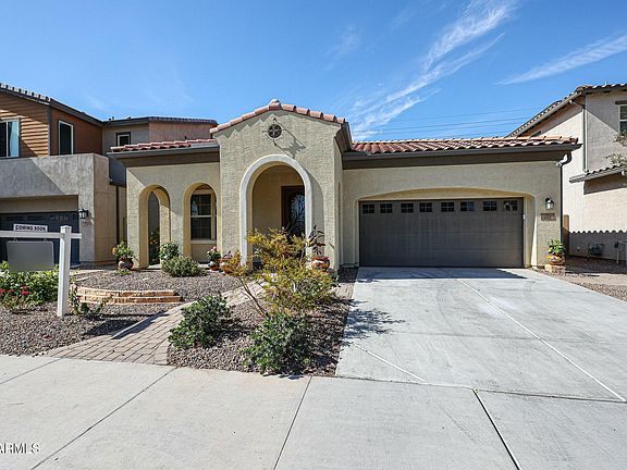 4th image of 122 N BAY Drive