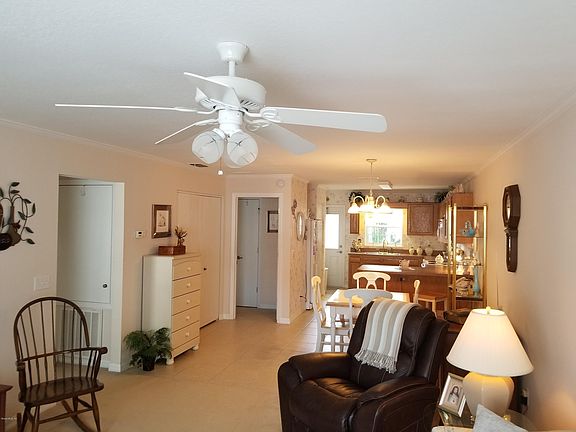 4th image of 3630 NE 8th Pl APT 103