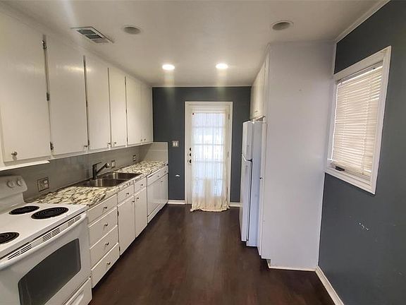 3rd image of 1228 Meadowbrook Dr