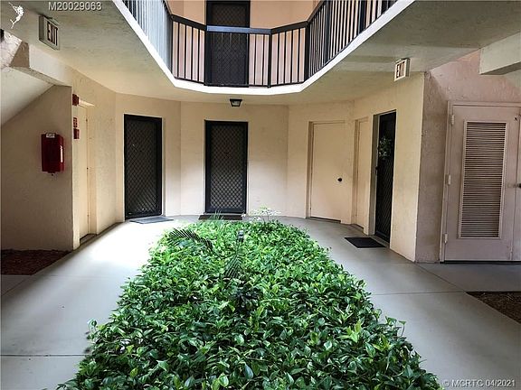 3rd image of 2055 NE Collins Cir APT 70