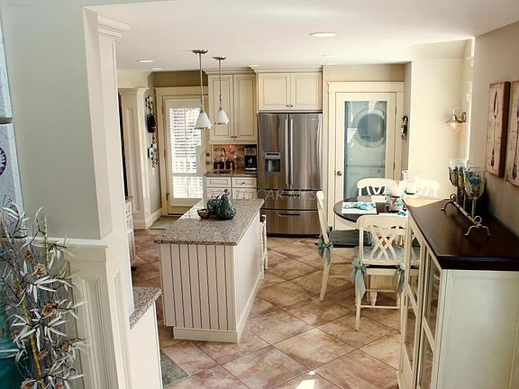 10 Widows Watch Enterance to Kitchen