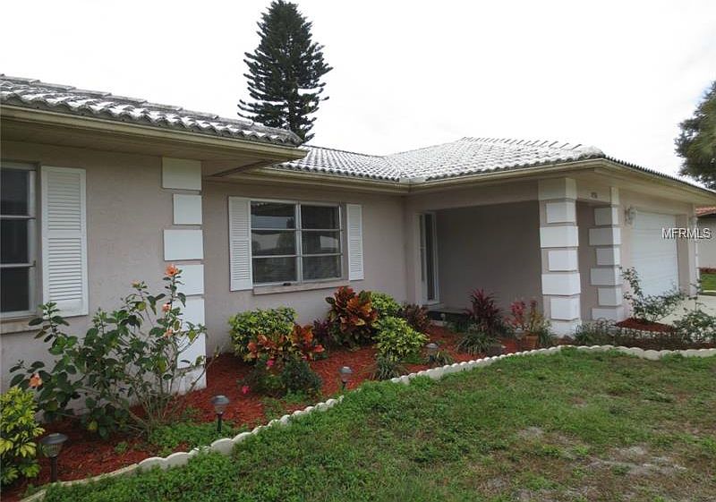 1st image of 430 N Rossetti Dr