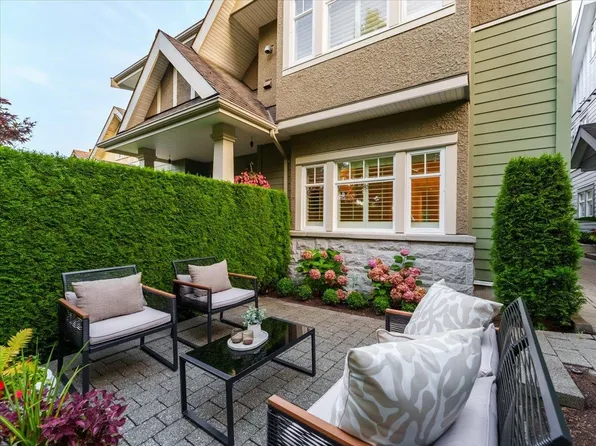 4448 W 8th Ave, Vancouver, BC V6R 2A2