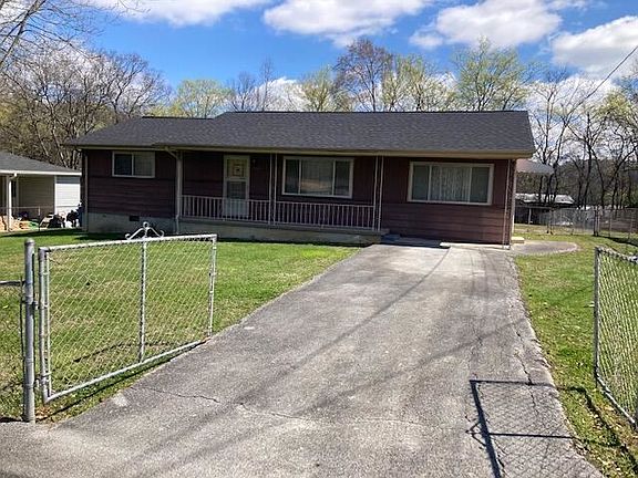 2nd image of 1302 E Sherry Dr