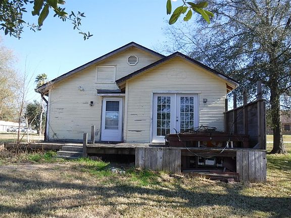 4th image of 706 S Elm St