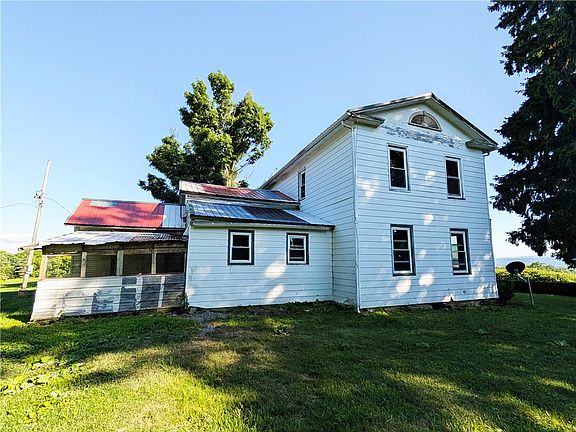 3rd image of 163 Davis Rd