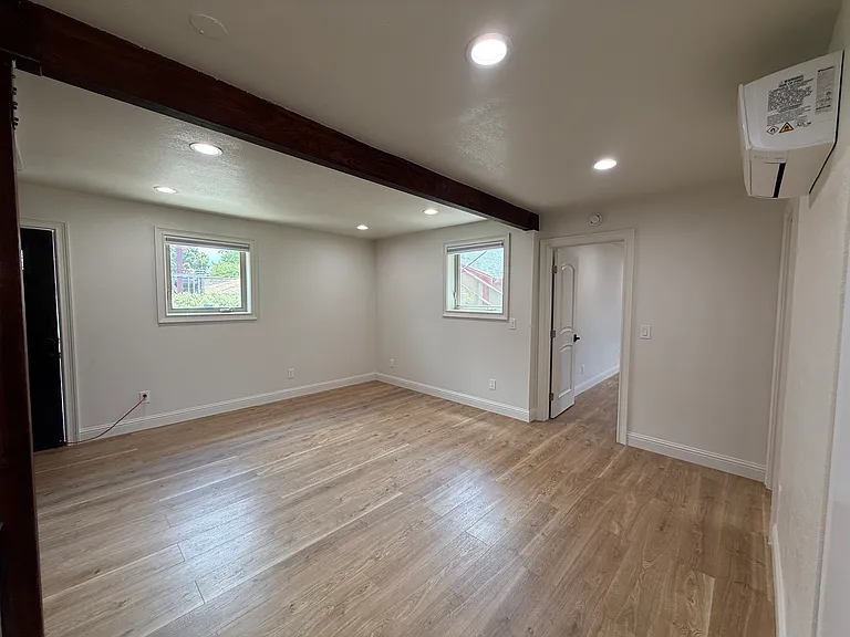 1517 Liberty St — Photo 6