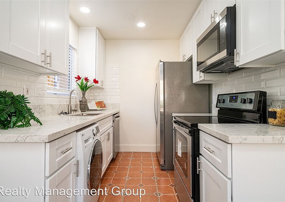 1st image of 383 Mankato St Unit 4