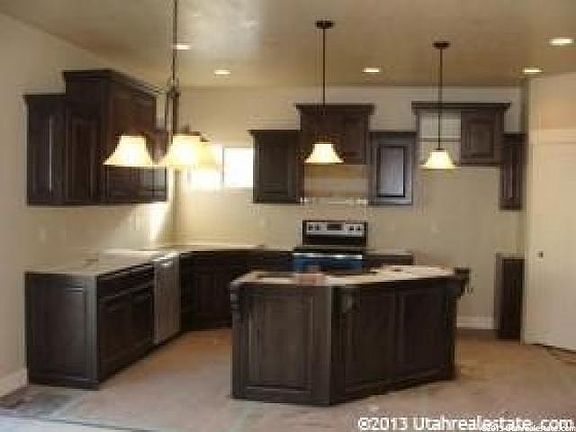 3rd image of 428 S Sage Bloom Way W