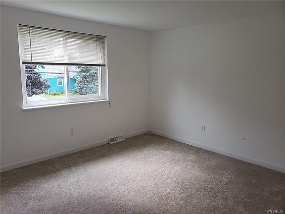 3rd image of 31 Bangel Ave