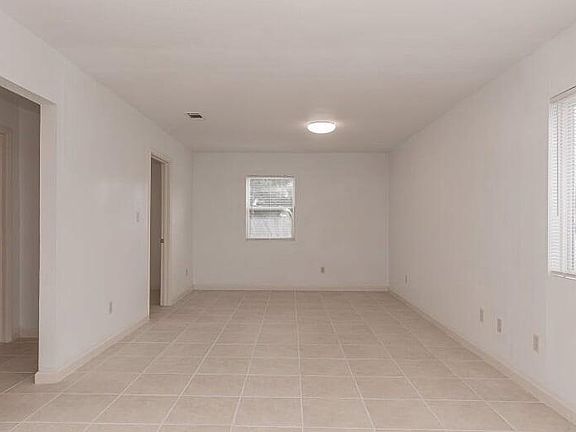 4th image of 931 W Michigan Ave