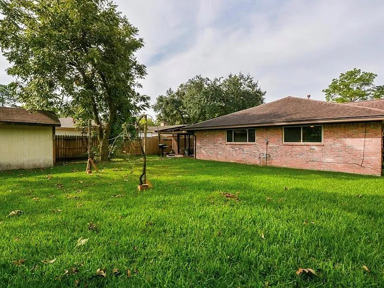 11915 N Hanworth Dr — Photo 35