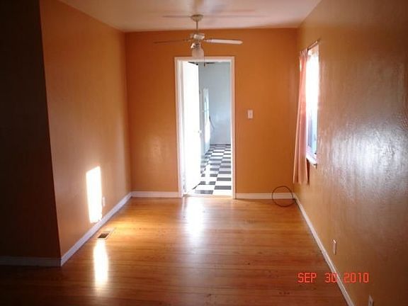4th image of 2323 Somerset Ave