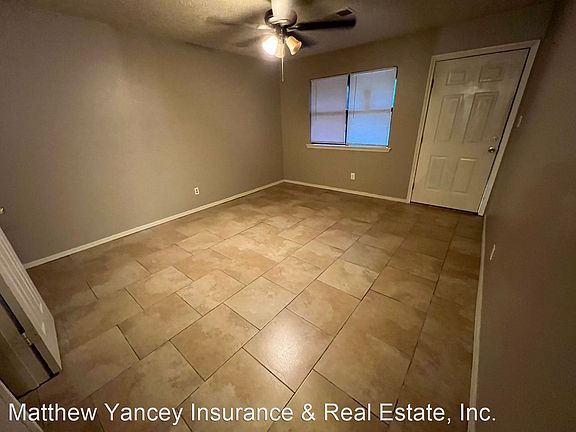 2nd image of 1419 Flat Rock Dr