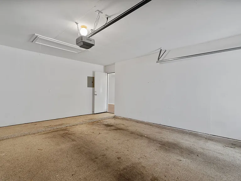 2304 Jesse Owens Dr — Photo 25
