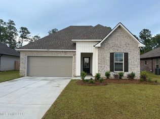 7740 Claymont Cir, Ocean Springs, MS 39564