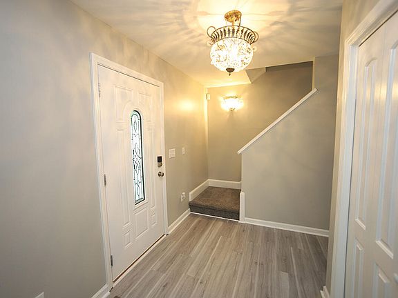 5th image of 408 Bonhill Dr