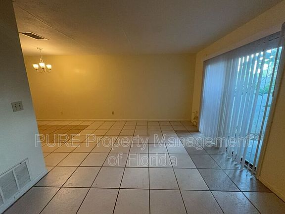 5th image of 1970 SE 40th Street Rd APT D