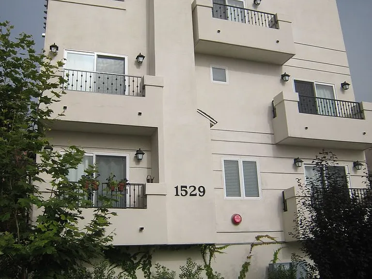 1529 S Beverly Dr — Photo 1