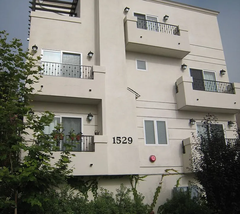 1529 S Beverly Dr