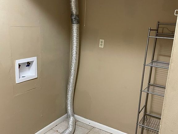 4th image of 1324 Cherry Hill Dr APT B